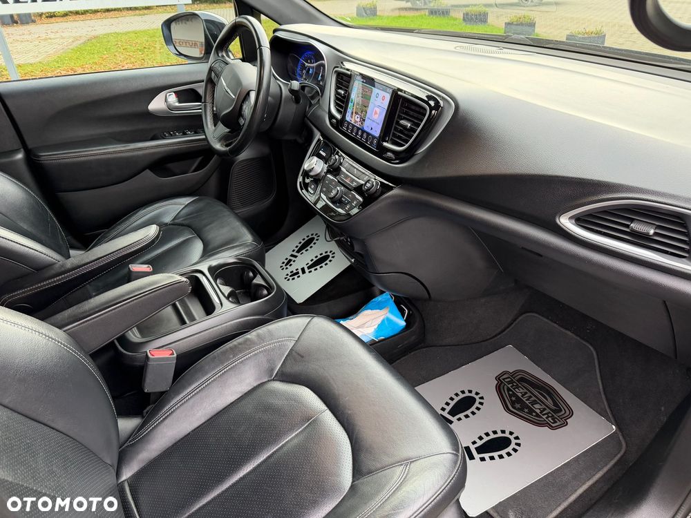 Chrysler Pacifica - 13
