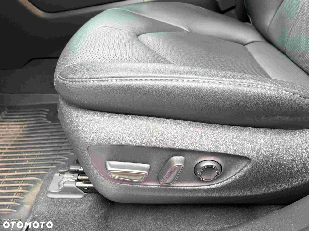 Toyota Highlander 2.5 Hybrid Prestige - 32