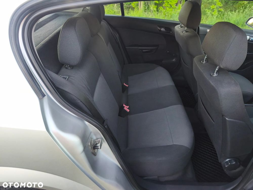 Opel Astra 1.6 Enjoy - 17