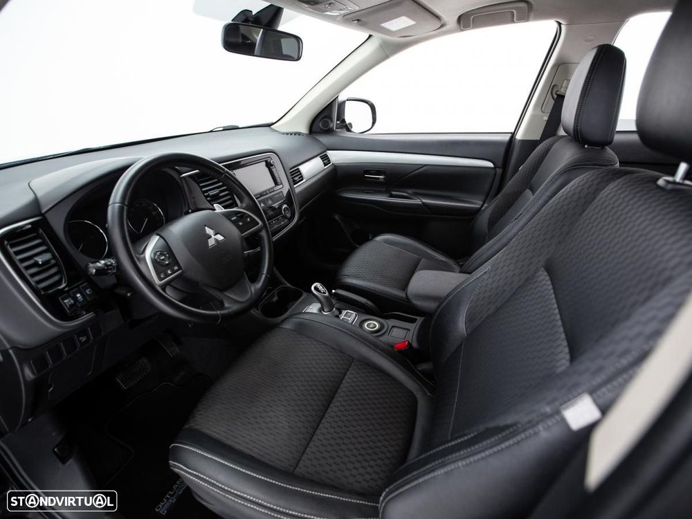Mitsubishi Outlander - 7