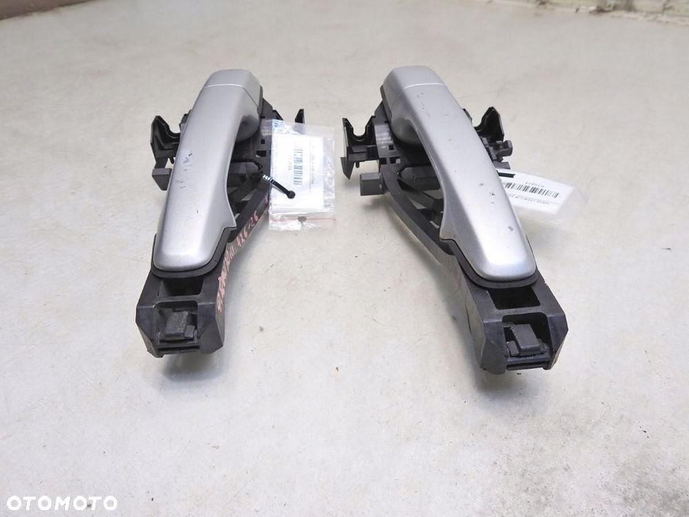 KLAMKA DRZWI PRAWA VOLVO V70 III 30784203 - 8