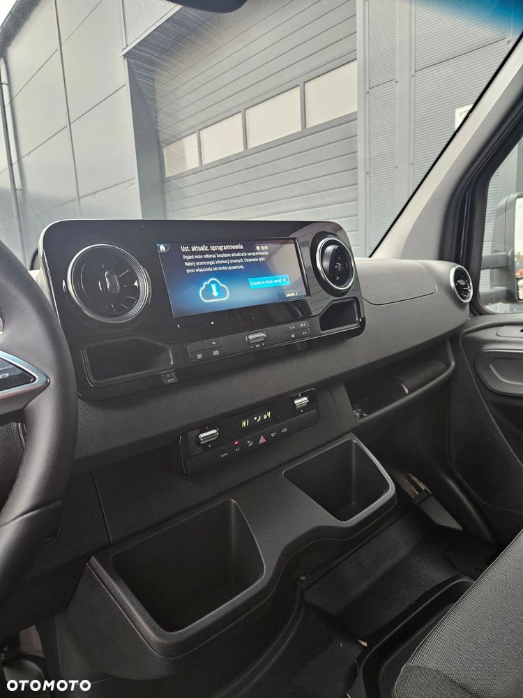 Mercedes-Benz Sprinter 319 CDI - 11