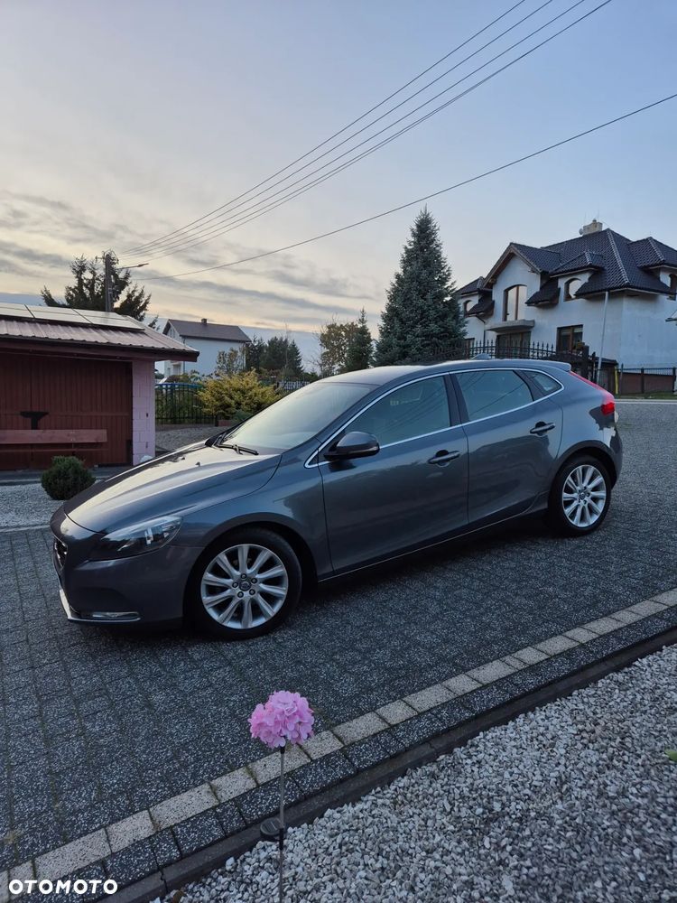 Volvo V40 D2 Momentum - 2