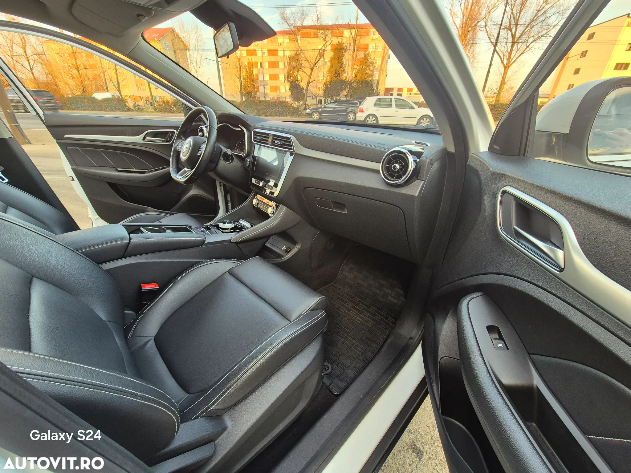 MG ZS EV Luxury - 10