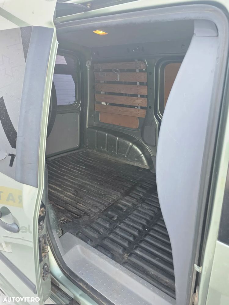 Volkswagen Caddy - 9