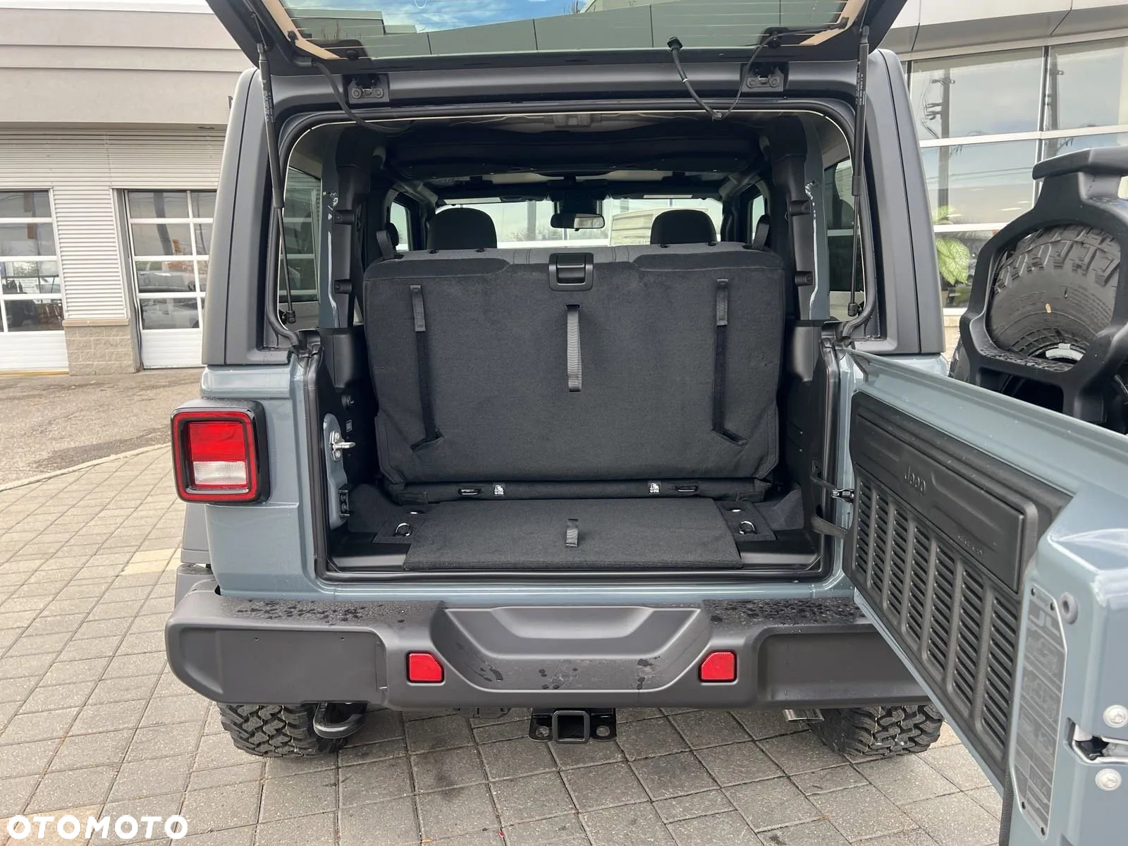 Jeep Wrangler - 8