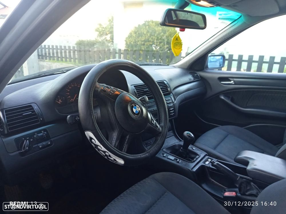 BMW 320 d Touring - 10