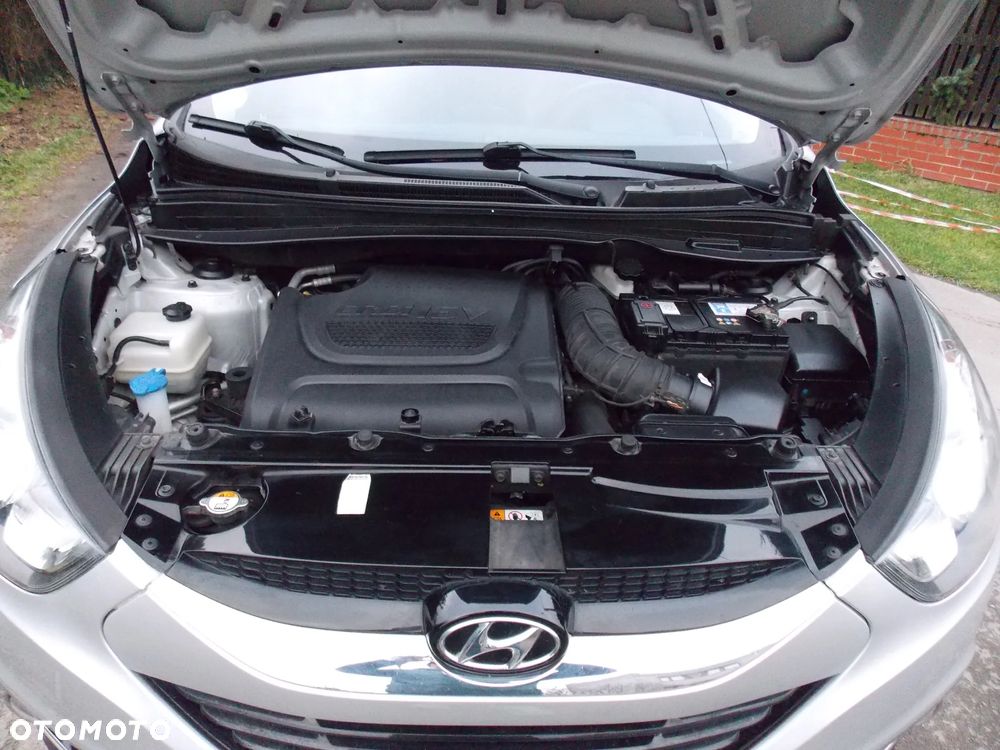 Hyundai ix35 2.0 CRDi 4WD Automatik Premium - 24