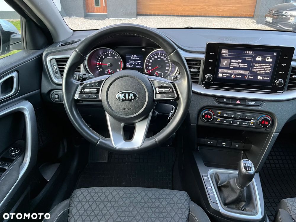 Kia Ceed 1.6 CRDi mHEV M - 10