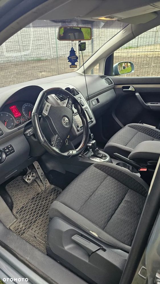 Volkswagen Touran 2.0 TDI DSG R-Line Edition - 4