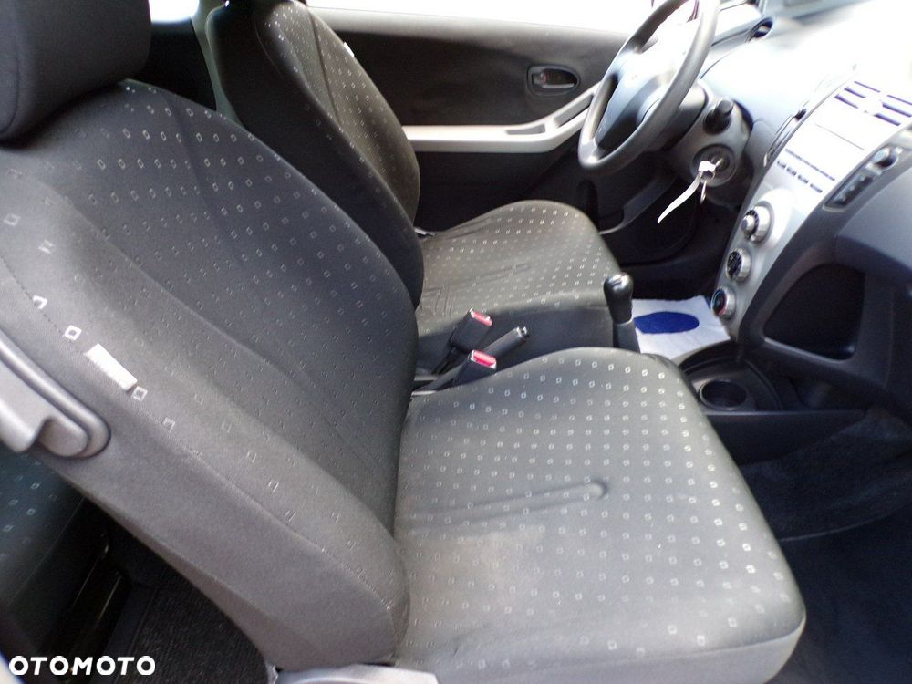 Toyota Yaris - 23
