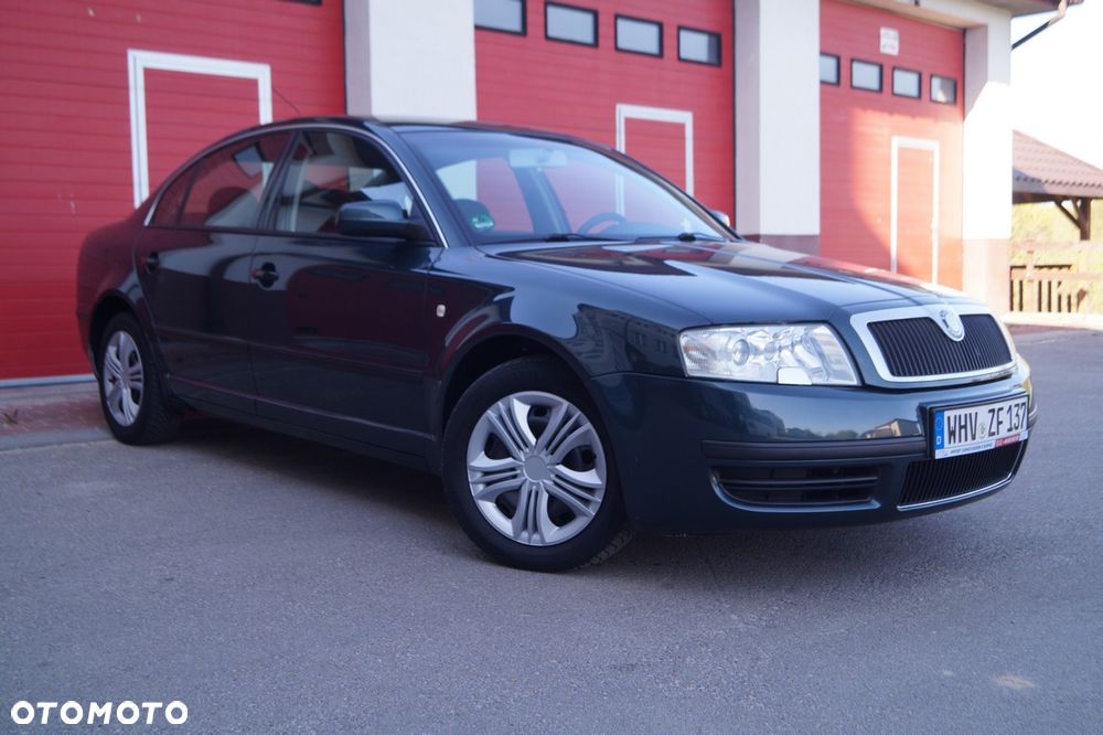 Skoda Superb 2.0 Exclusive - 11