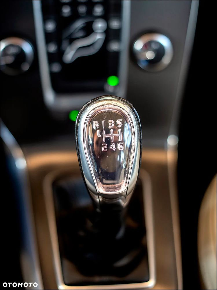 Volvo V40 D2 Summum - 23