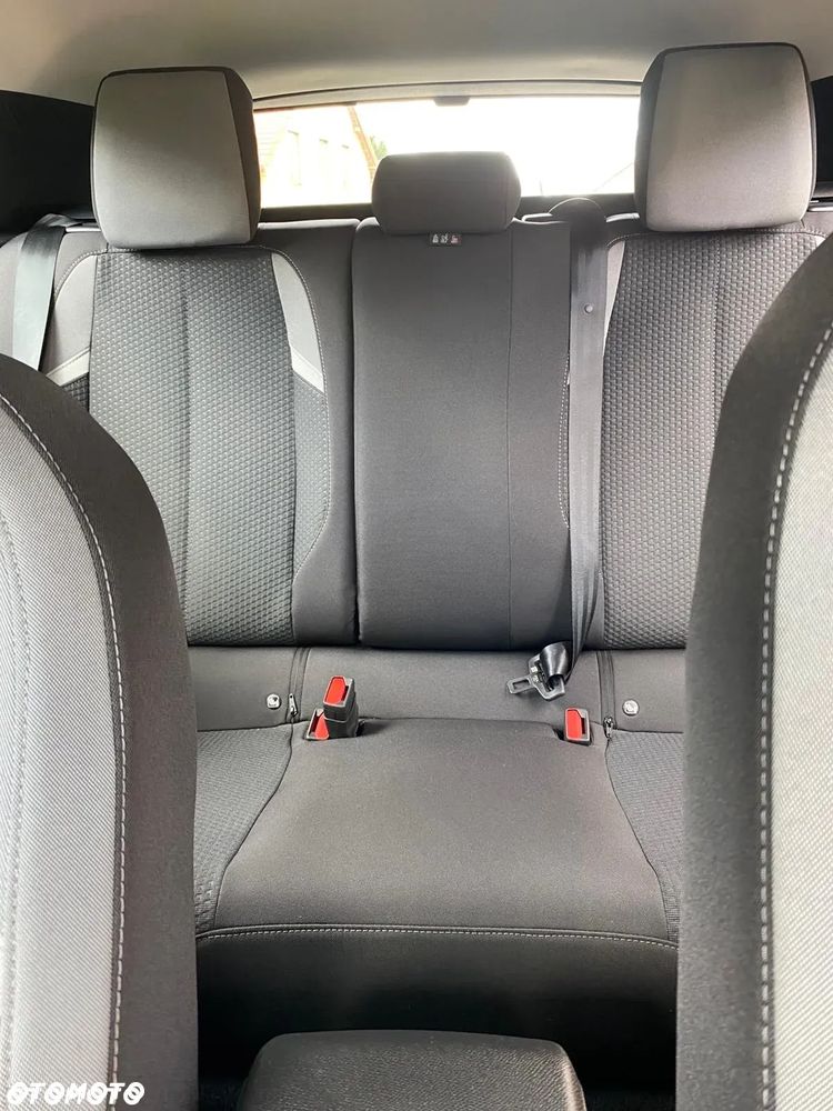 Opel Astra 1.2 Turbo Edition - 21