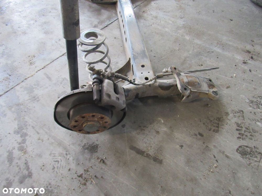 Seat Leon III 5F 2014 TYŁ ZAWIESZENIE OŚ - 6