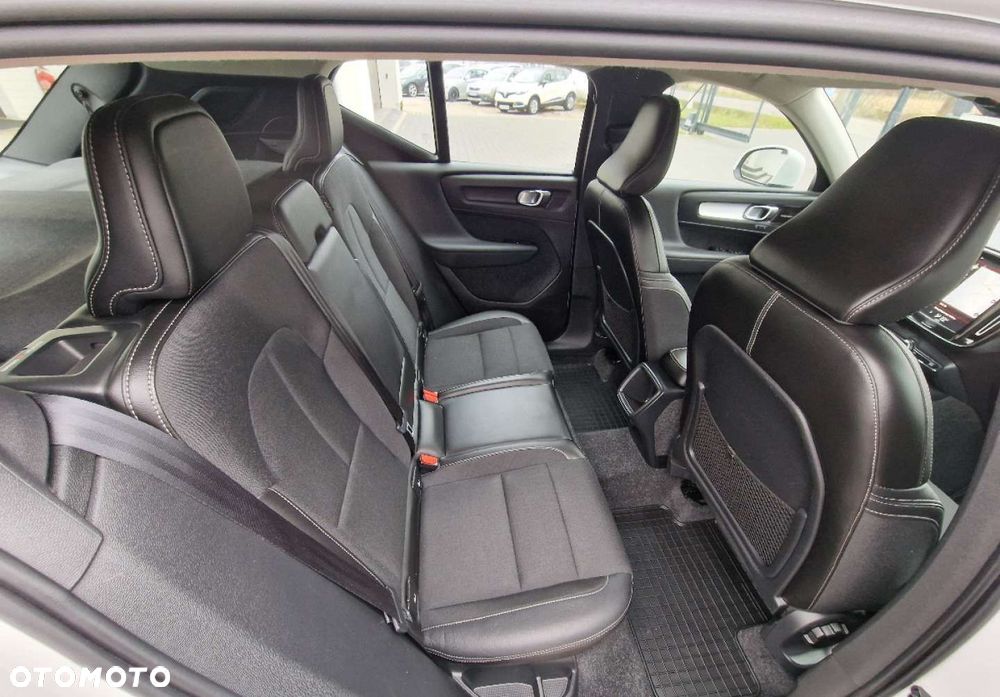 Volvo XC 40 T3 Momentum - 22