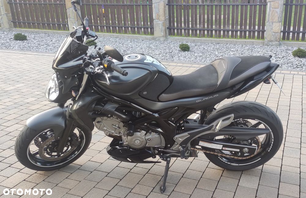 Suzuki Gladius - 3