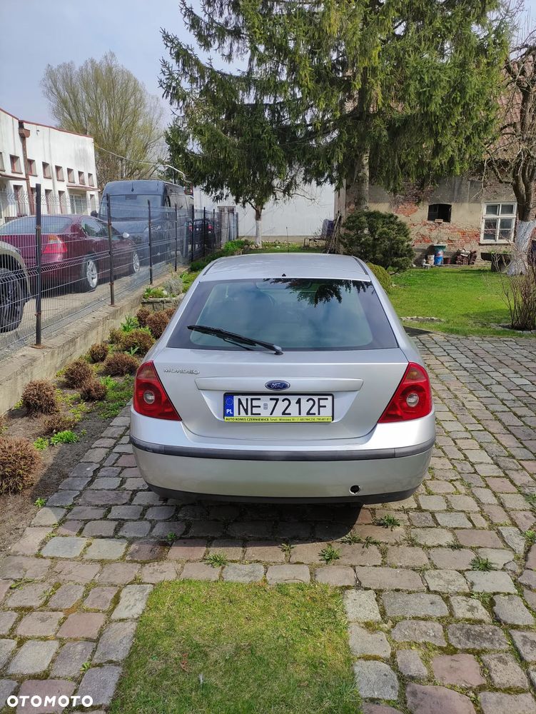 Ford Mondeo 1.8 Ambiente - 11