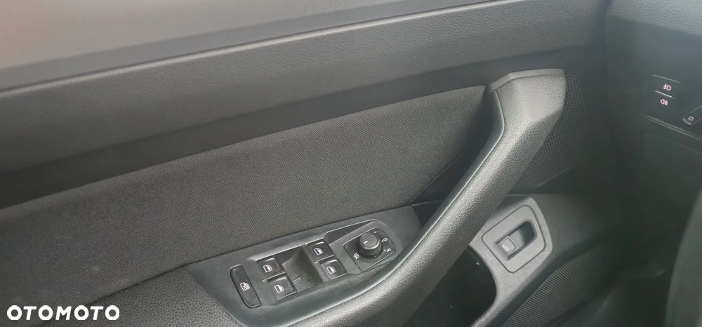 Volkswagen Passat - 11