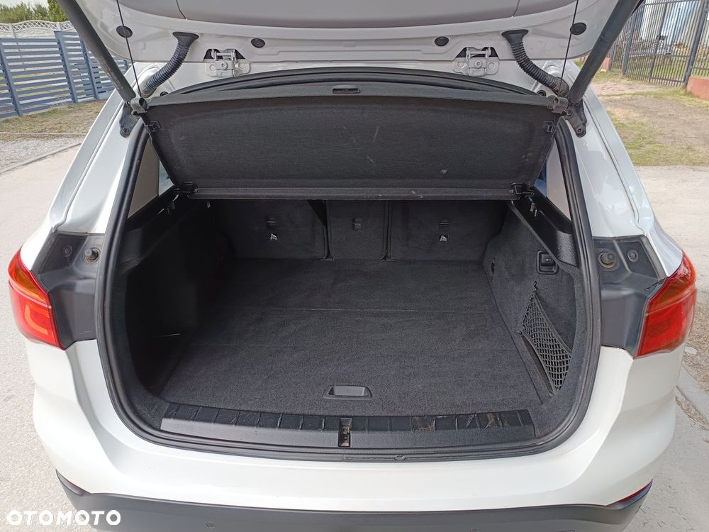 BMW X1 sDrive16d - 13