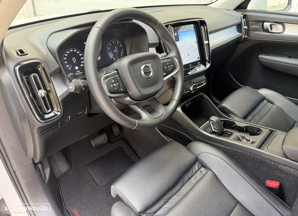 Volvo XC 40 2.0 T5 Momentum - 17