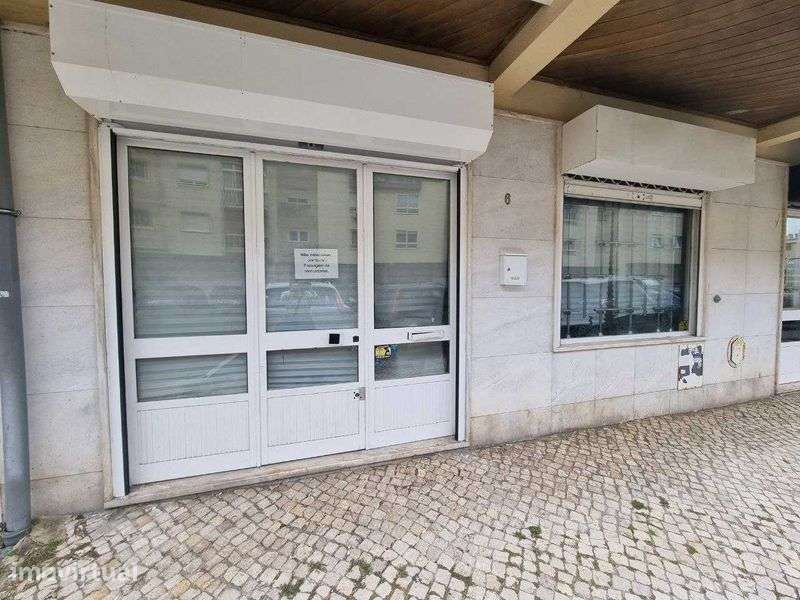 Loja de rua, ampla com montra | 77 m² | Monte Abraão - Grande imagem: 2/11
