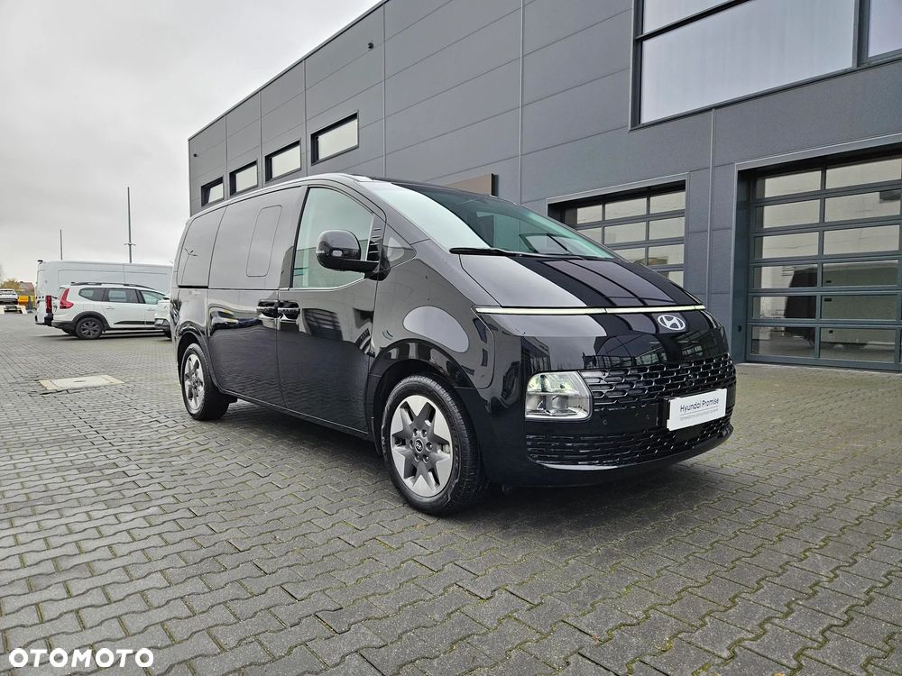 Hyundai Staria 1.6 T-GDI HEV Smart VIP - 4