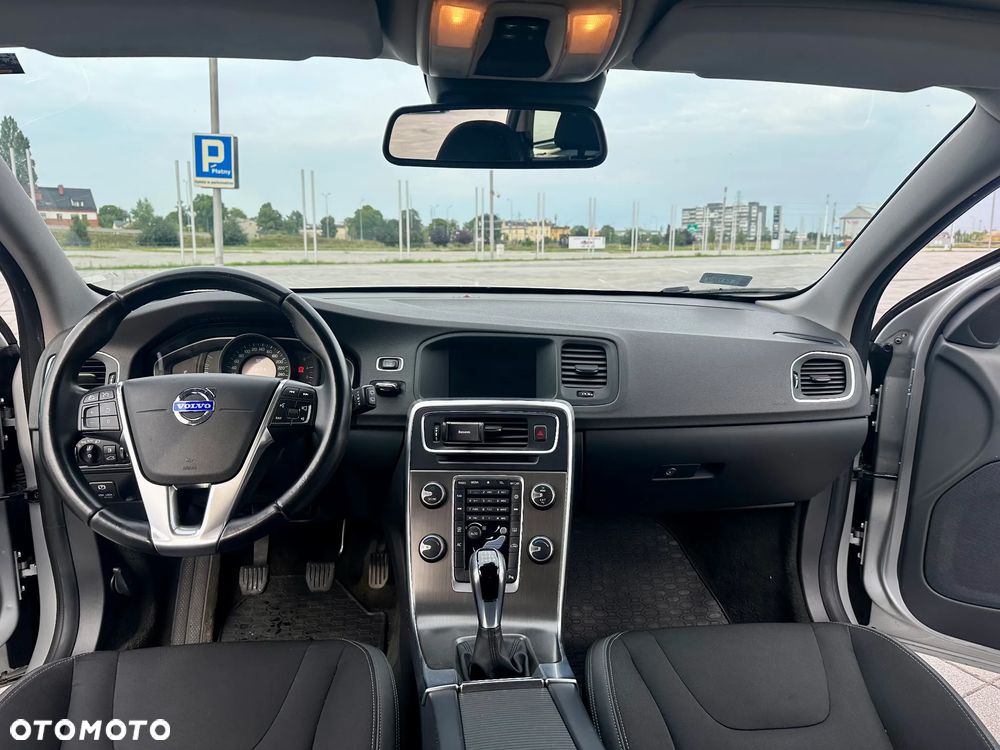 Volvo V60 D4 Drive-E Momentum - 10