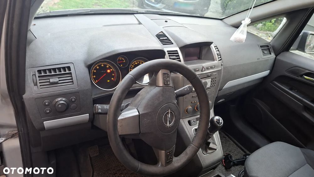 Opel Zafira 1.8 Sport - 9