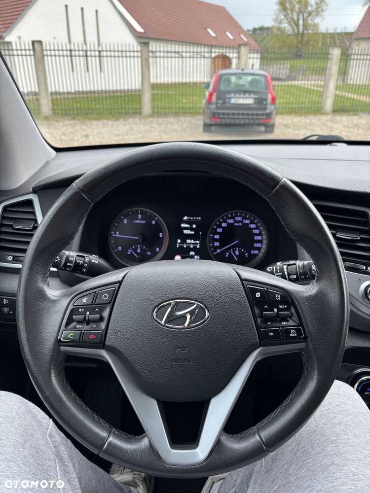 Hyundai Tucson 2.0 CRDI BlueDrive Style 2WD - 20