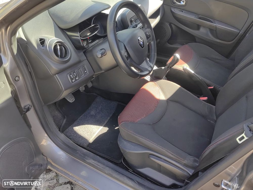 Renault Clio - 9
