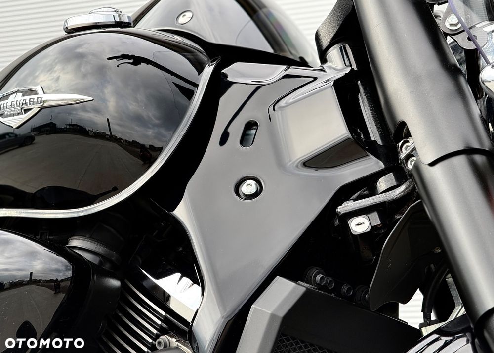 Suzuki Boulevard - 21