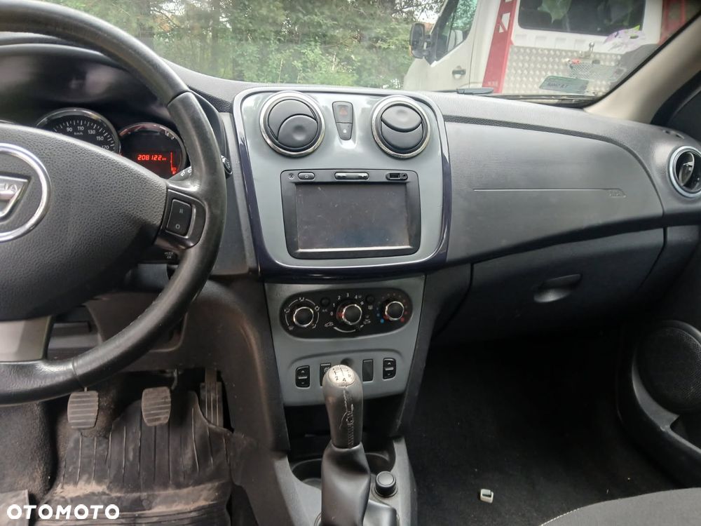 Dacia Sandero 1.2 16V Celebration - 6