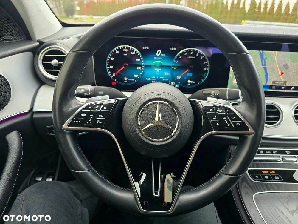 Mercedes-Benz Klasa E 300 Business Edition - 31