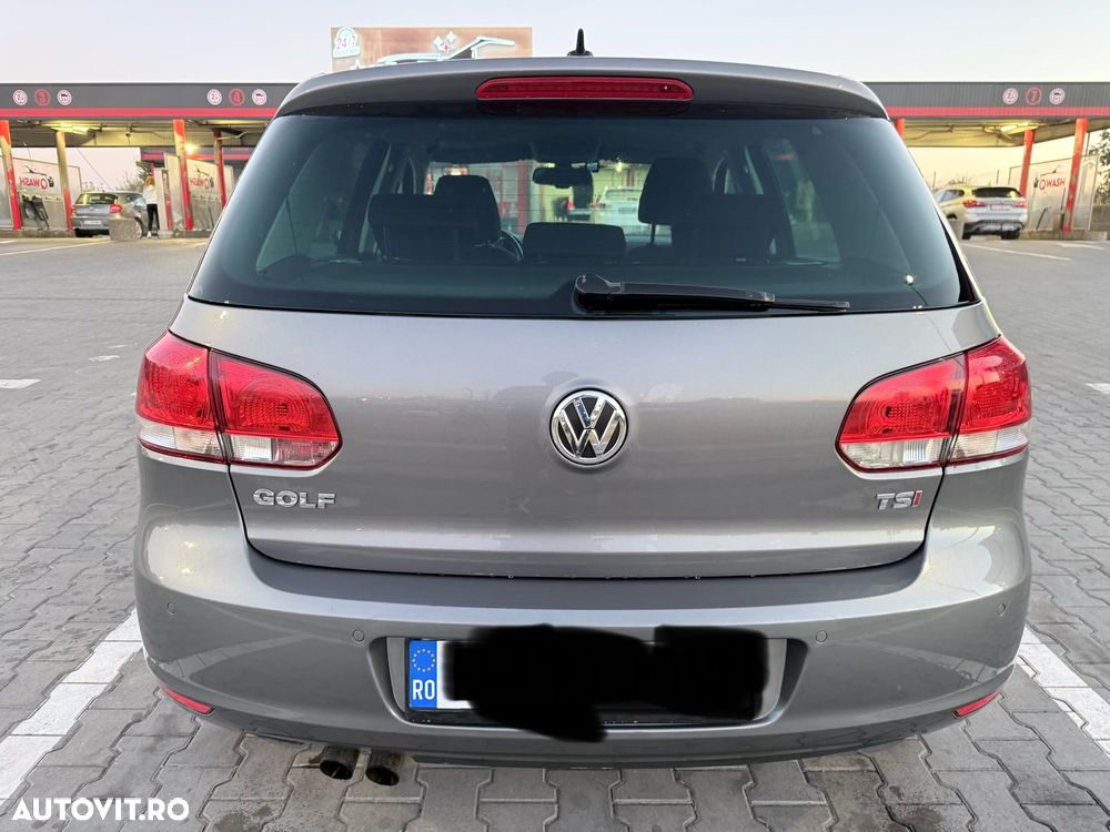 Volkswagen Golf - 6