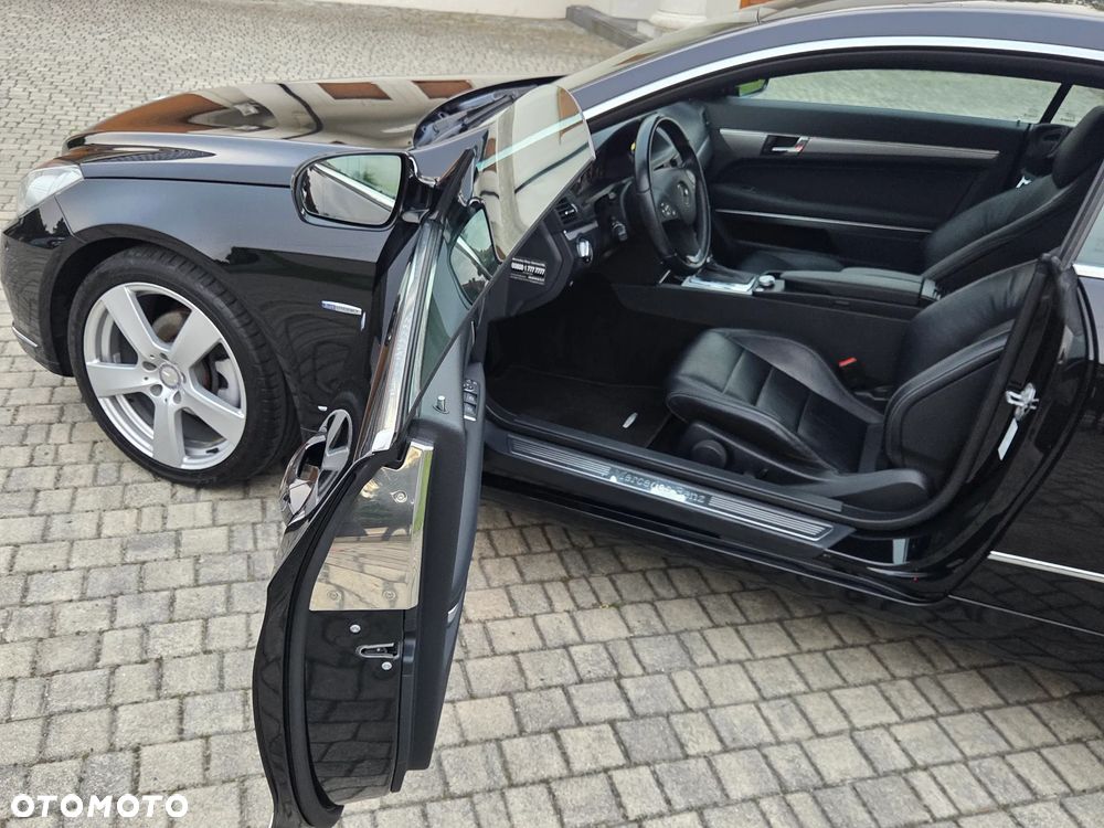 Mercedes-Benz Klasa E 250 CGI BlueEFFICIENCY Automatik Avantgarde - 11