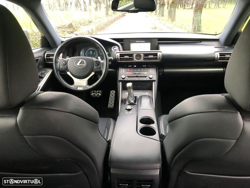 Lexus IS 300H F Sport - 13