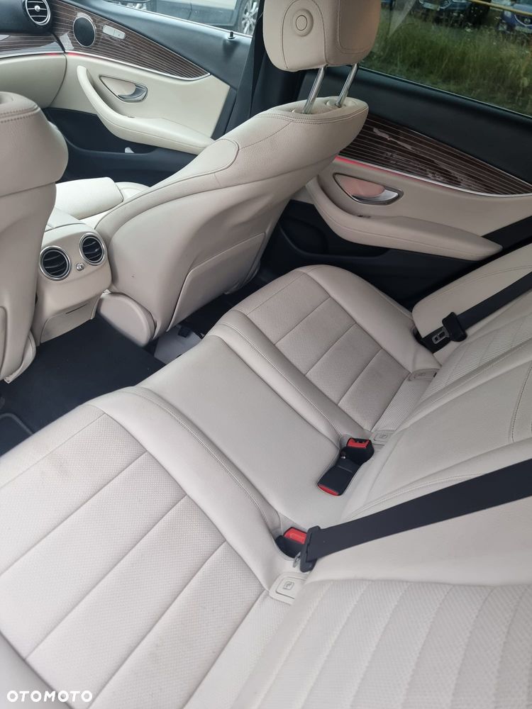 Mercedes-Benz Klasa E 220 d 4-Matic 9G-TRONIC - 5