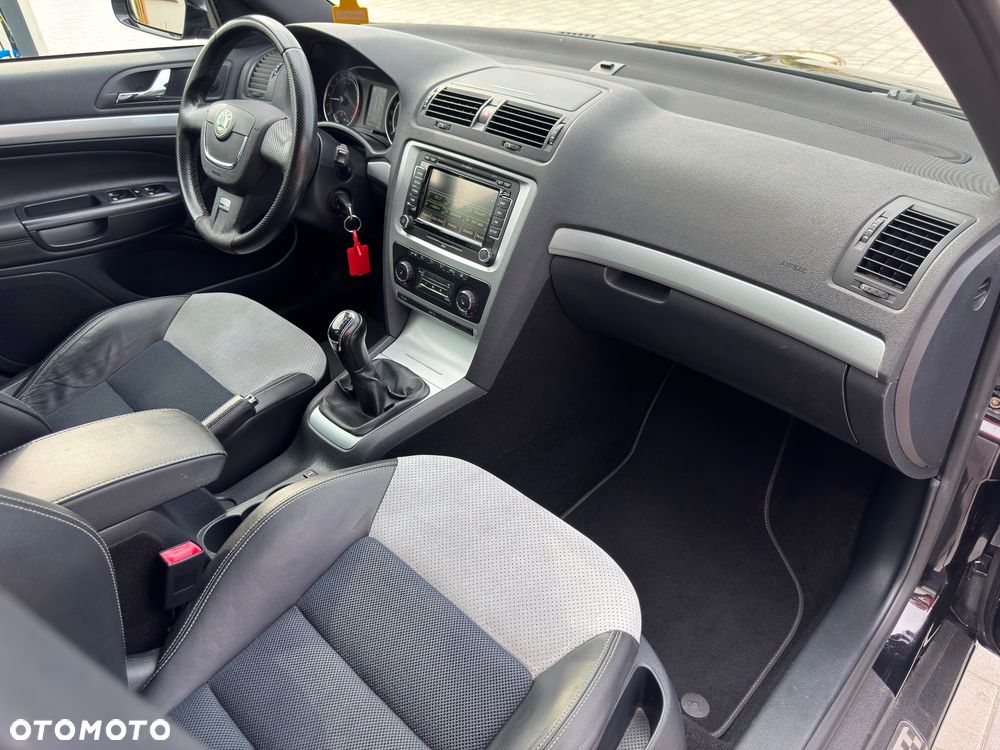 Skoda Octavia 2.0 TDI DPF RS - 14