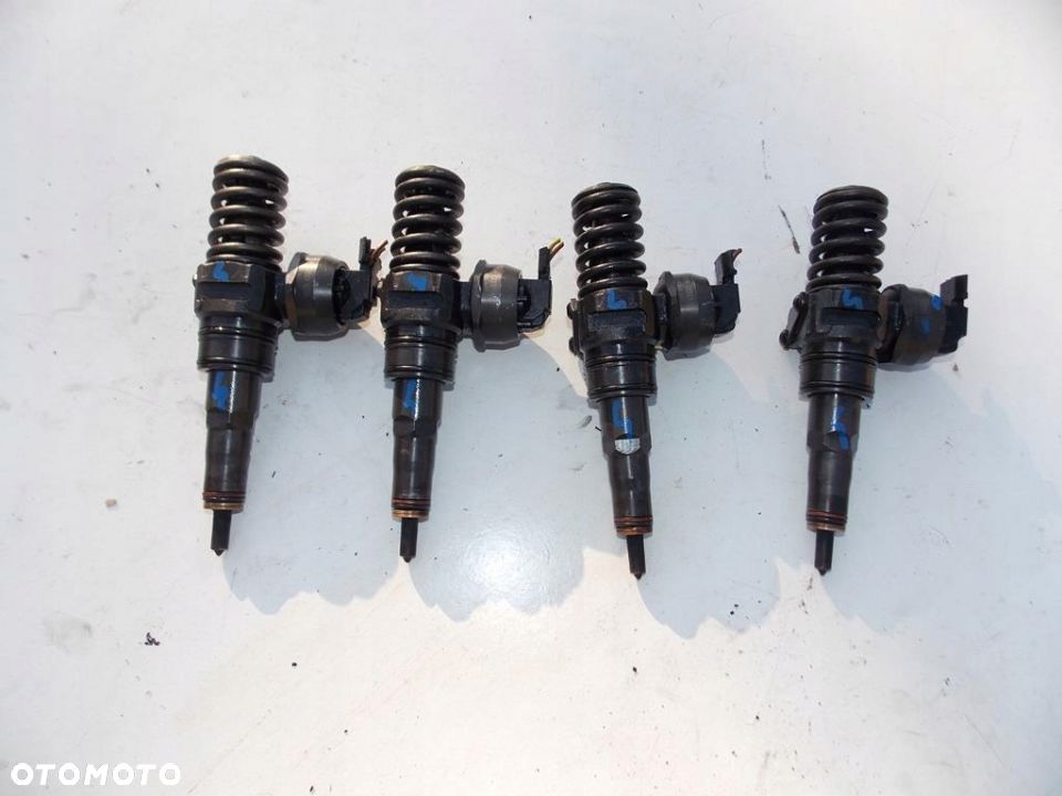 WTRYSKIWACZ POMPOWTRYSK PASSAT B6 1.9 038130073AG - 2