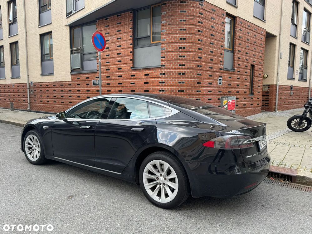 Tesla Model S Long Range Plus - 10