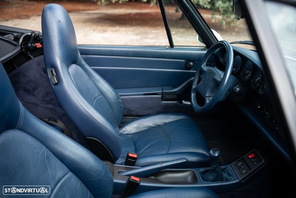 Porsche 911 (993) Cabriolet 3.6 Carrera 2 - 24