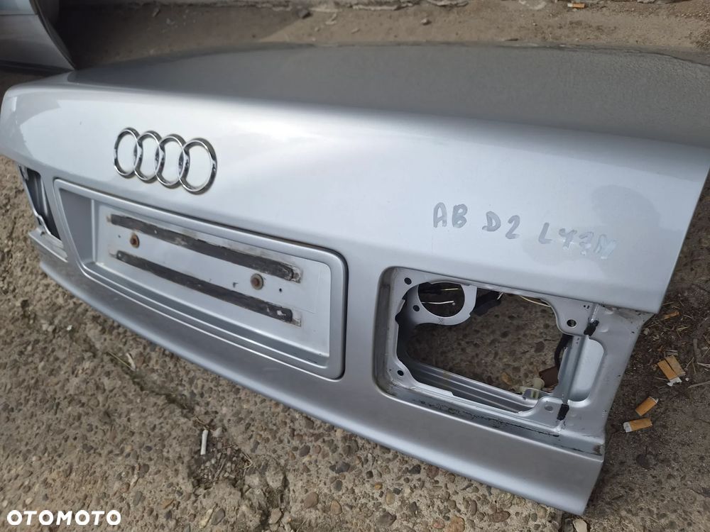 Klapa bagażnika Audi A8 D2 LY7M przed liftem - 2