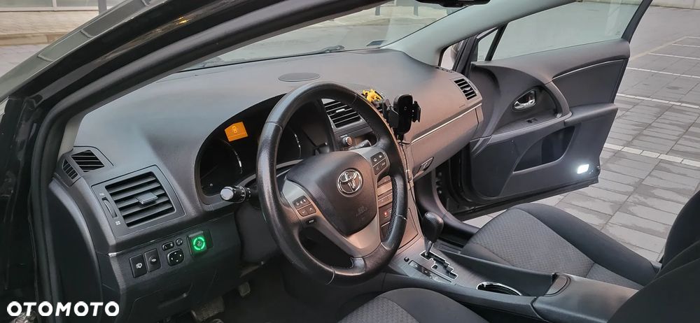Toyota Avensis 1.8 Luna MS - 9