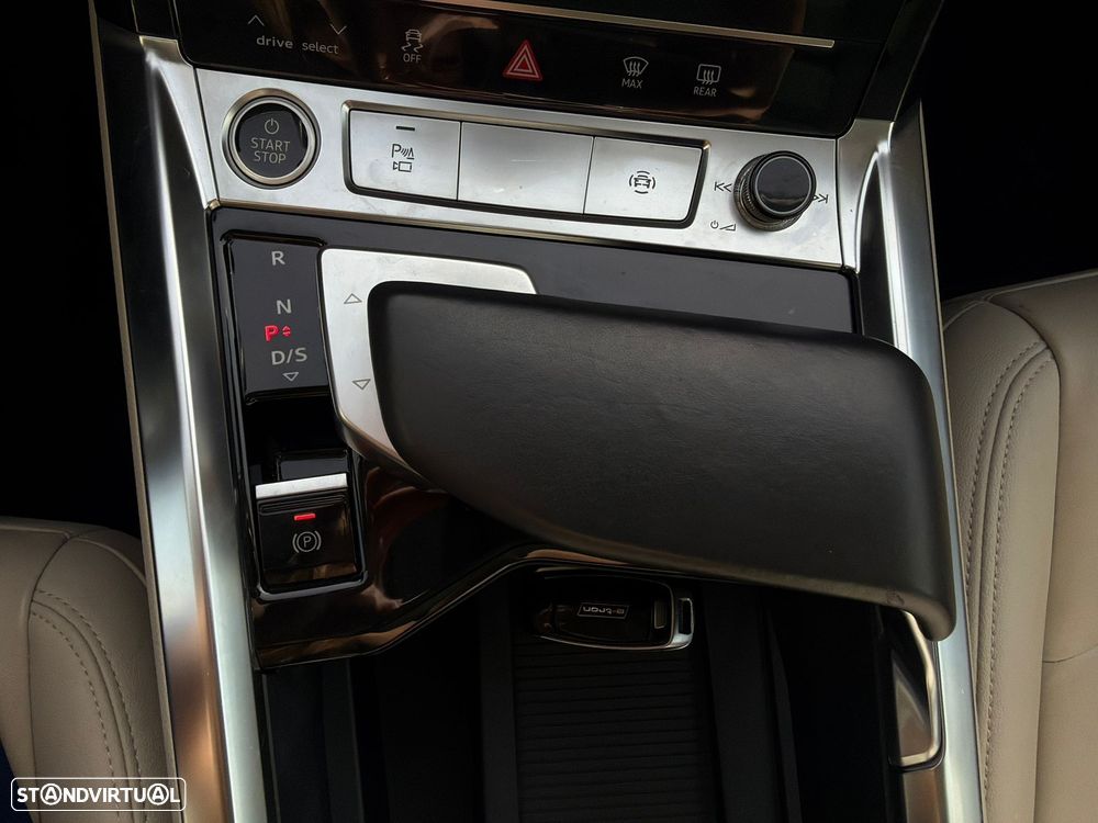 Audi e-tron 55 quattro - 33