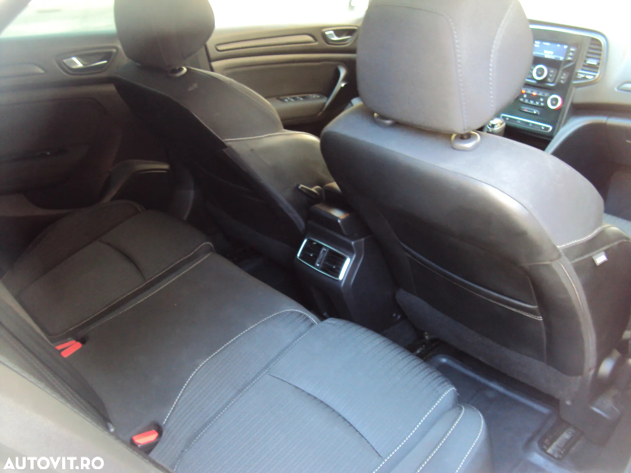 Renault Megane Blue dCi 116 Zen - 7