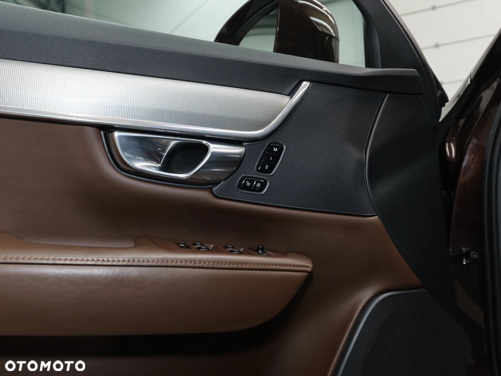 Volvo V90 Cross Country D4 AWD Pro - 29