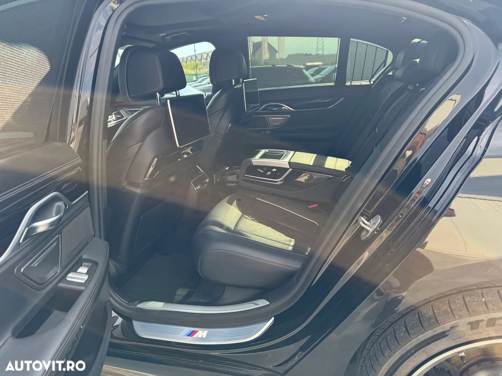 BMW Seria 7 740e iPerformance - 11