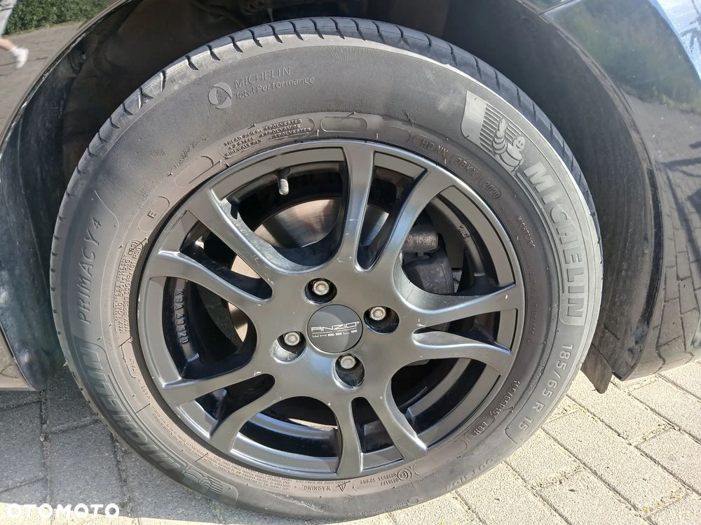 Kia Rio 1.2 L - 18