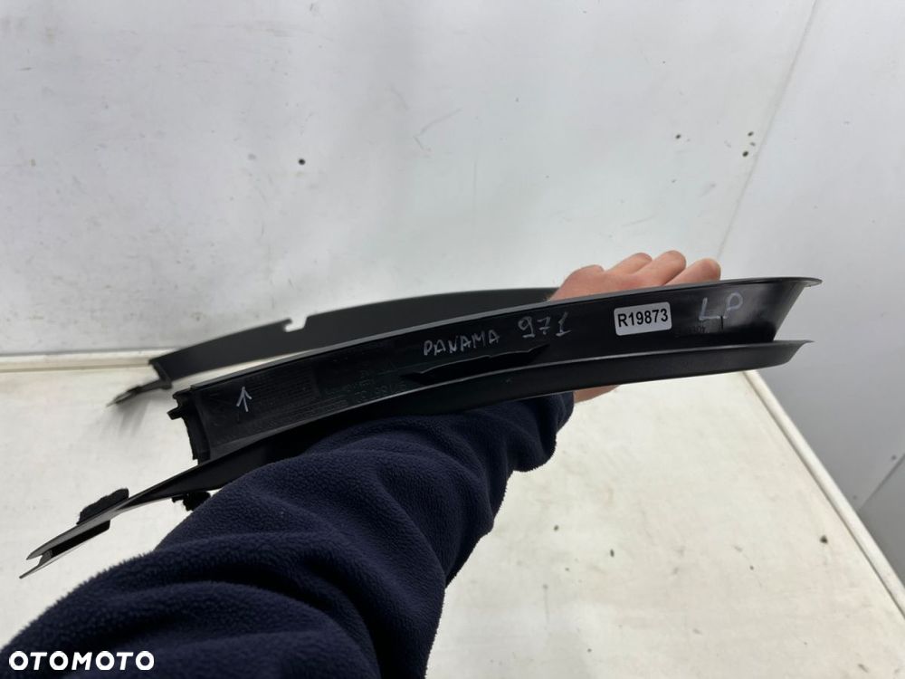 Plastik Porsche Panamera 971 16-23r LEWA przednia wewnętrzna osłona listwa nakładka ramy drzwi szyby - 9